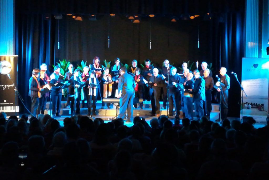 Concert De Tot Cor amb BlackiBlanc i la Coral Santa Eulàlia al Foment Hortenc